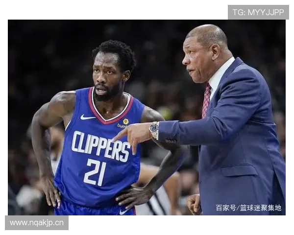 篮球非法用手防守规则定义与判罚标准解析 篮球非法用手防守规则定义与判罚标准解析